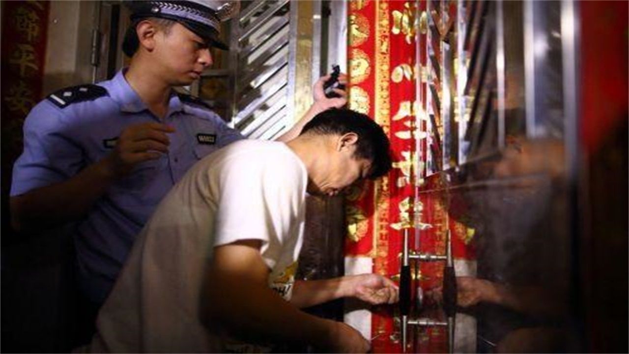 望谟请开锁师傅开了锁后，师傅